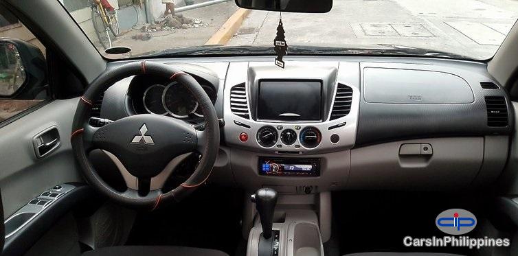 Mitsubishi Strada Automatic 2012