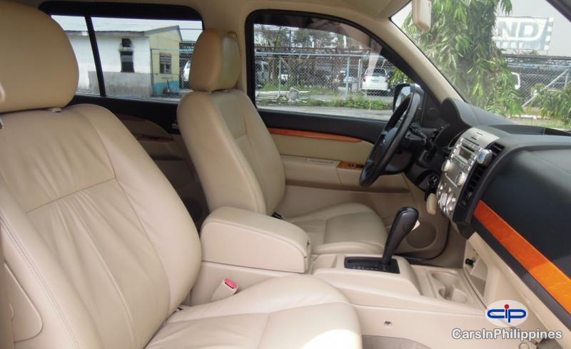Ford Everest Automatic 2010 - image 3
