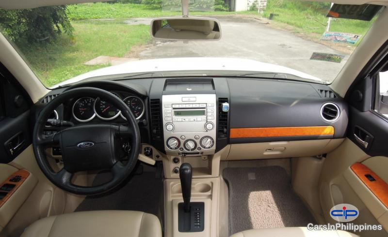 Ford Everest Automatic 2010 - image 4