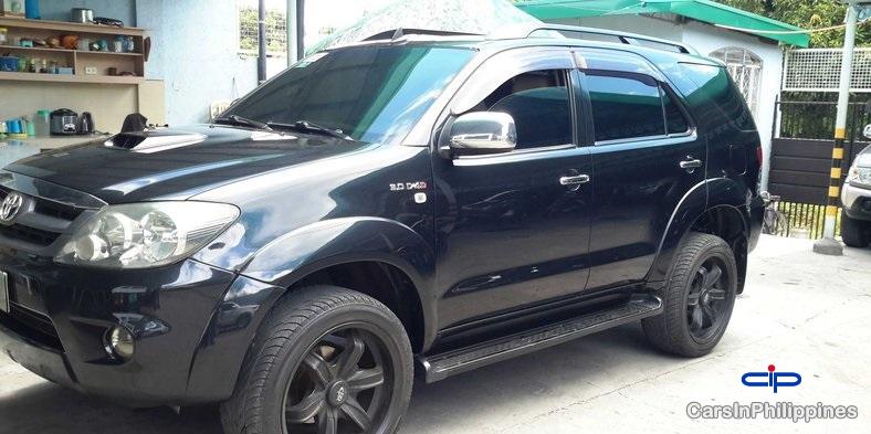 Picture of Toyota Fortuner Automatic 2005