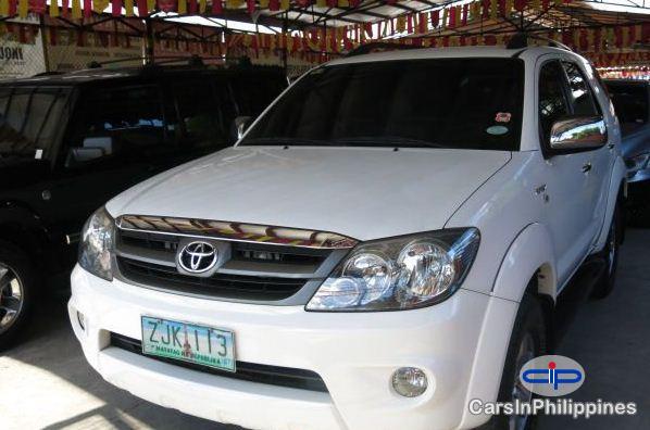 Pictures of Toyota Fortuner