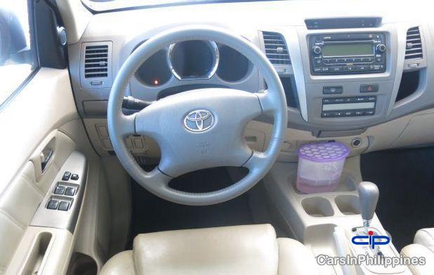 Toyota Fortuner - image 2