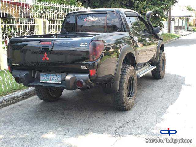 Picture of Mitsubishi Strada Automatic 2010