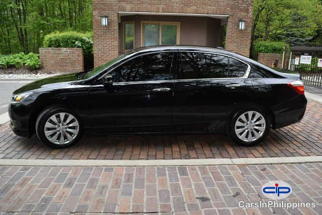 Honda Accord Automatic 2013 - image 2