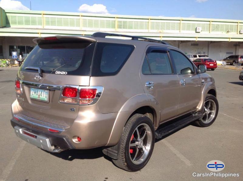 Toyota Fortuner Automatic 2007 - image 2
