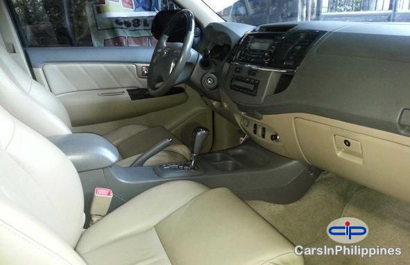 Toyota Fortuner Automatic 2012 - image 4