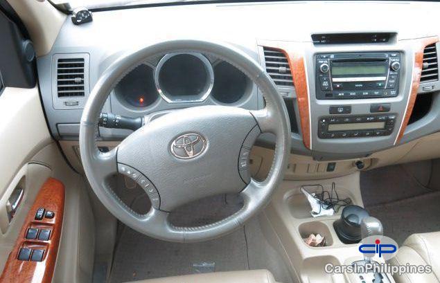 Toyota Fortuner - image 2