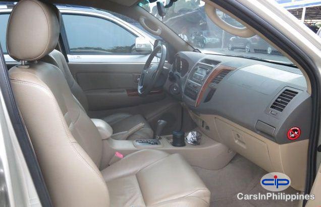 Toyota Fortuner - image 3