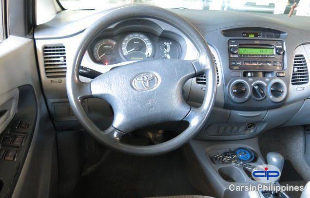Toyota Innova - image 2