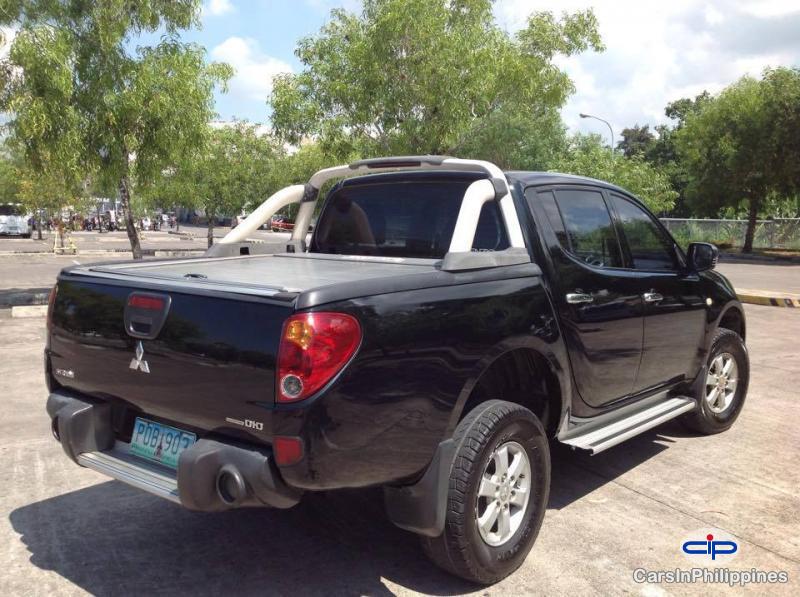 Picture of Mitsubishi Strada Manual in Quirino