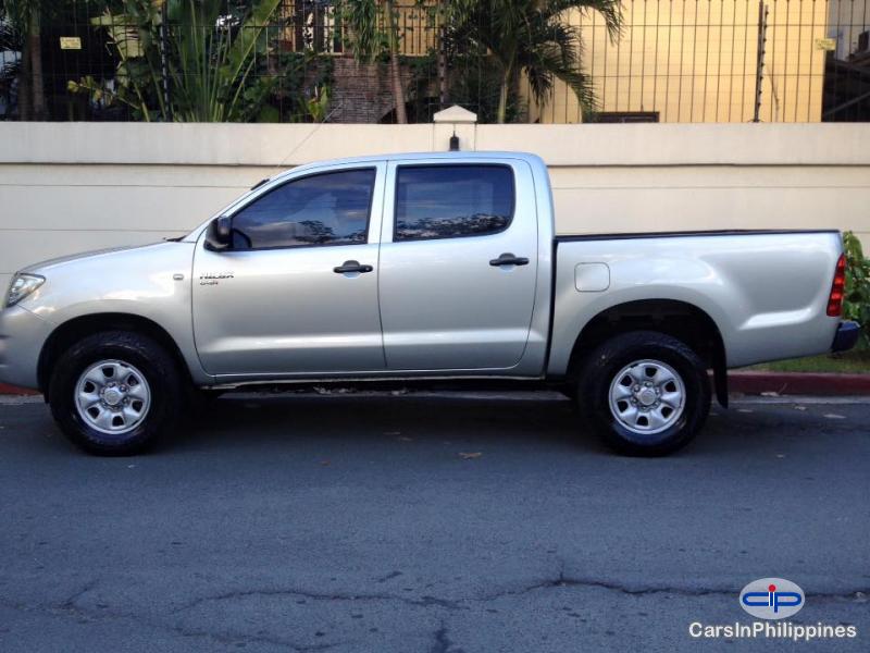 Toyota Hilux Automatic 2011 - image 3