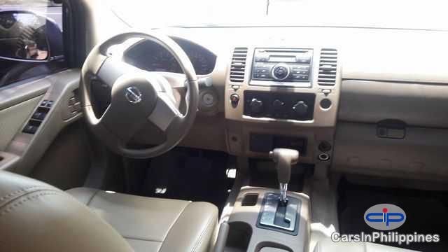 Nissan Navara Automatic 2010 - image 3