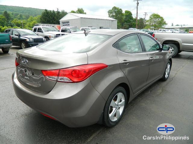 Hyundai Elantra Automatic 2013 - image 3