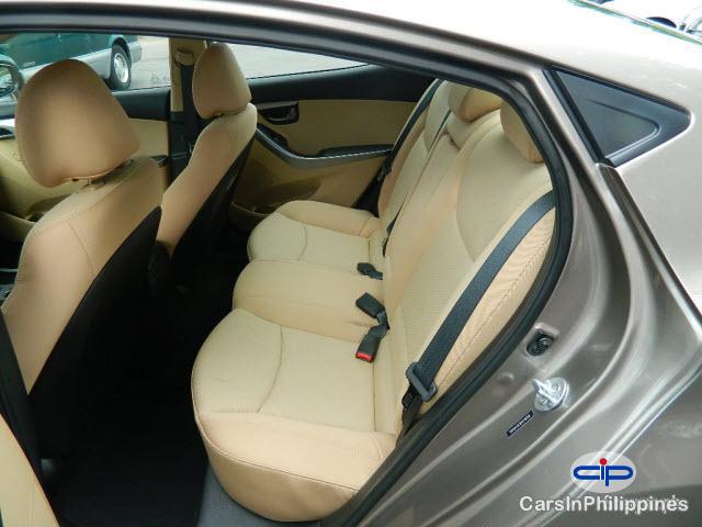 Hyundai Elantra Automatic 2013 - image 7
