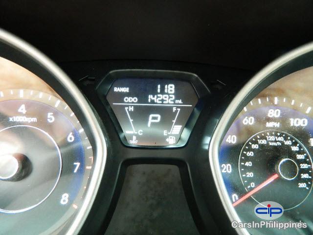 Hyundai Elantra Automatic 2013 - image 9