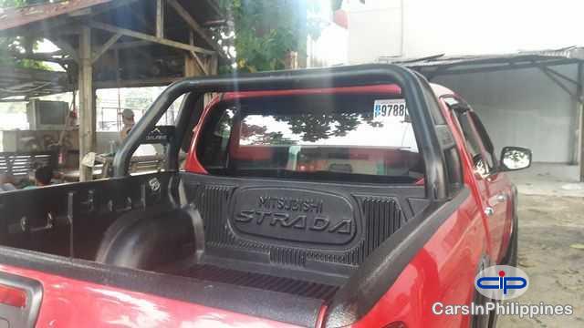 Mitsubishi Strada 2012