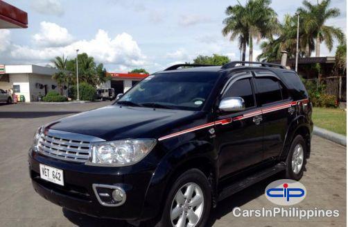Toyota Fortuner - image 2
