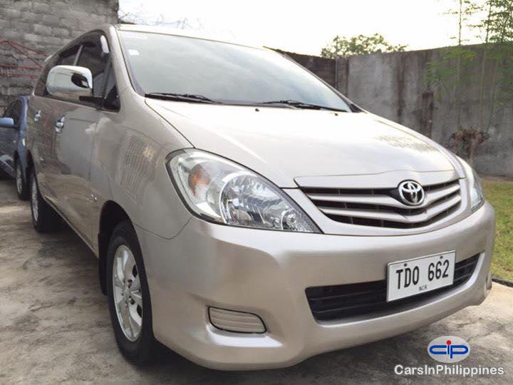 Toyota Innova Automatic 2010 - image 2