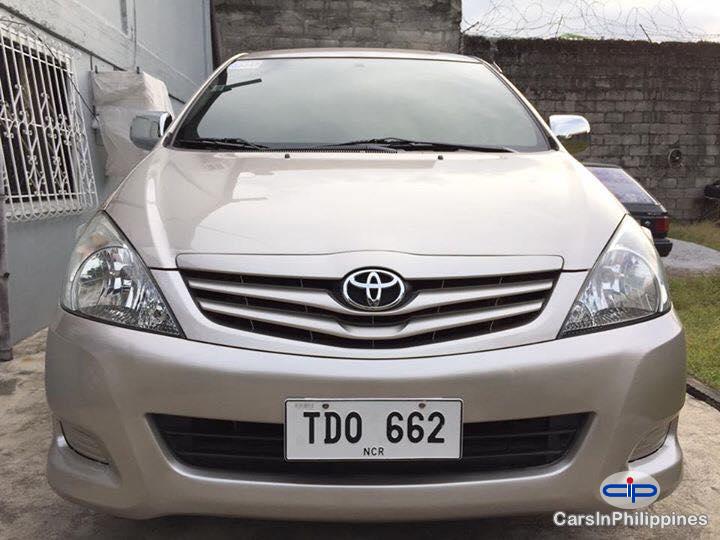 Toyota Innova Automatic 2010 - image 3