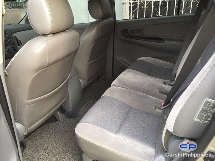 Toyota Innova Automatic 2010 - image 6