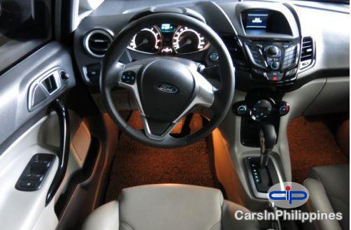 Ford Fiesta - image 4