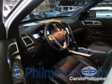 Ford Explorer Automatic - image 3