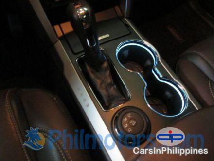 Ford Explorer Automatic - image 8