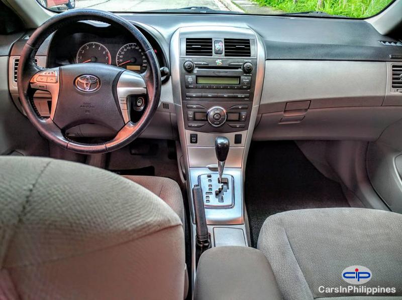 Toyota Corolla Automatic - image 4