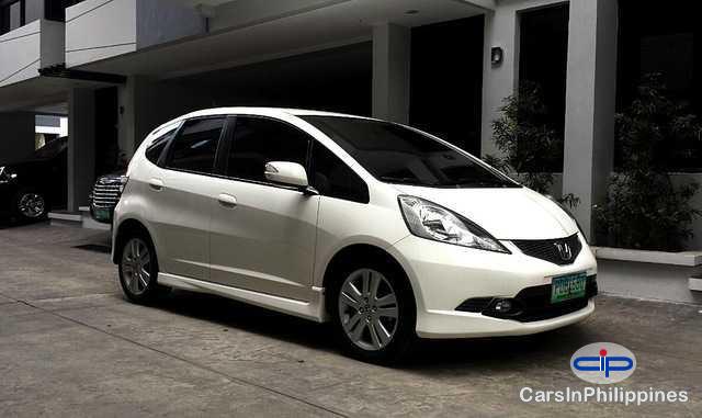Honda Jazz Automatic - image 3