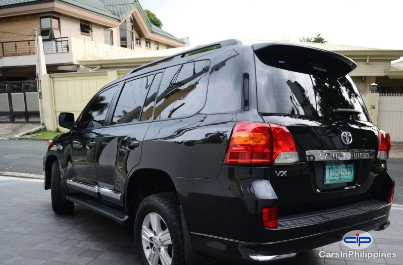 Toyota Land Cruiser Automatic - image 10