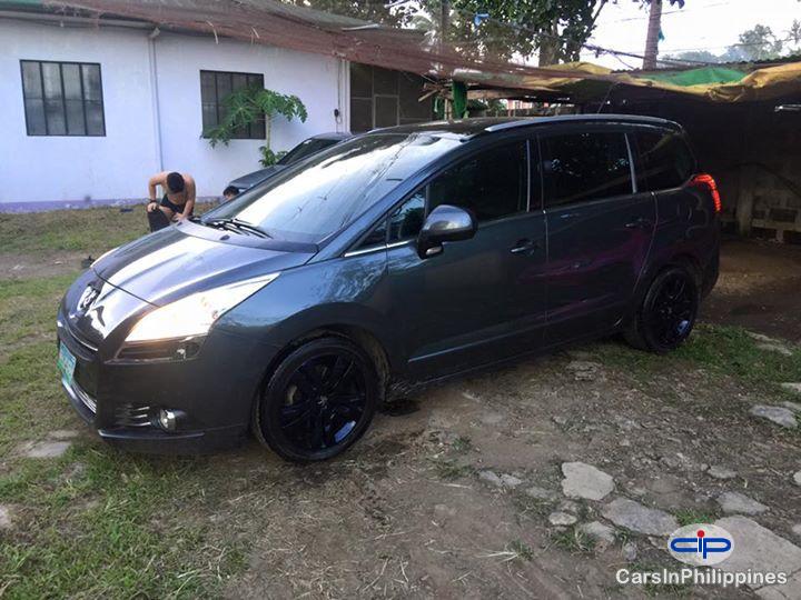 Peugeot 5008 Automatic 2013 - image 4