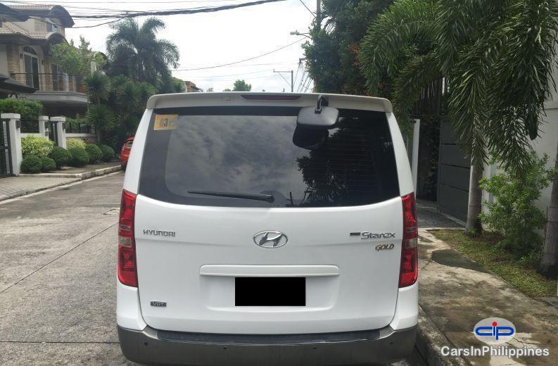 Hyundai Starex Automatic - image 10