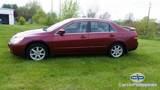 Honda Accord - image 2