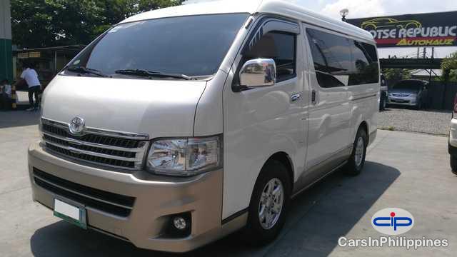 Pictures of Toyota Granvia Semi-Automatic 2011
