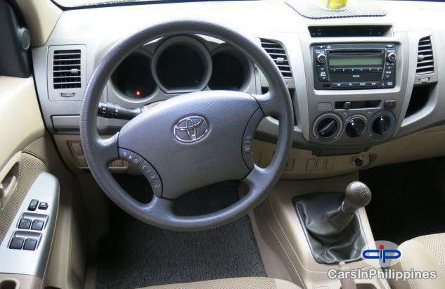 Toyota Hilux - image 2