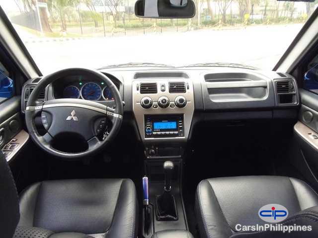 Mitsubishi Adventure Manual 2011 - image 2