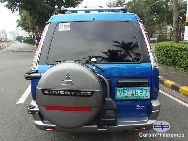 Mitsubishi Adventure Manual 2011 - image 3