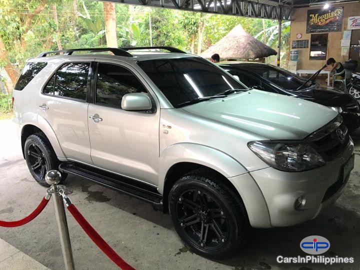 Toyota Fortuner Automatic 2009 - image 3