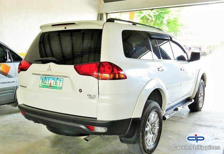 Mitsubishi Montero Sport - image 7