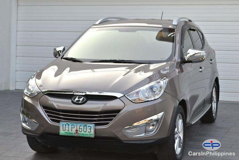 Pictures of Hyundai Tucson Automatic 2012