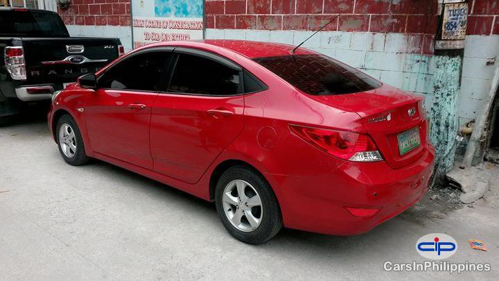 Hyundai Accent Automatic 2011 - image 2