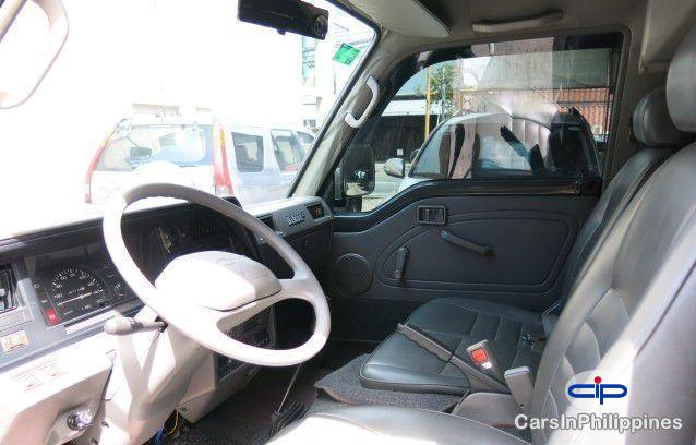Nissan Urvan Automatic - image 3