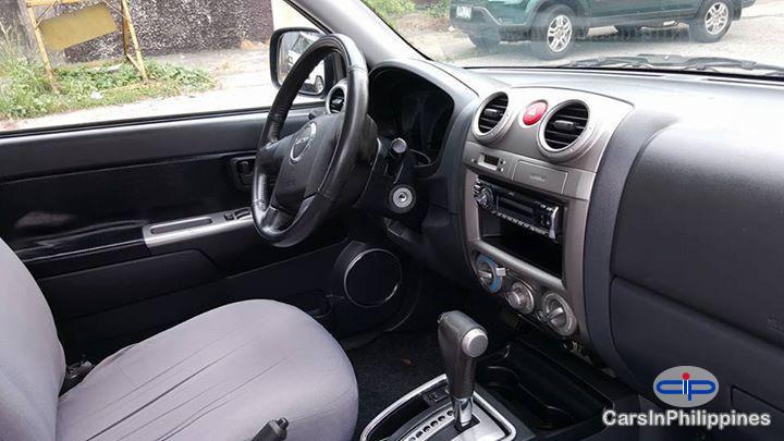Isuzu D-Max Automatic 2010 - image 2