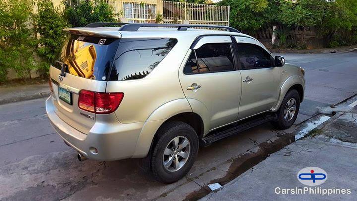 Toyota Fortuner Automatic 2006 - image 2
