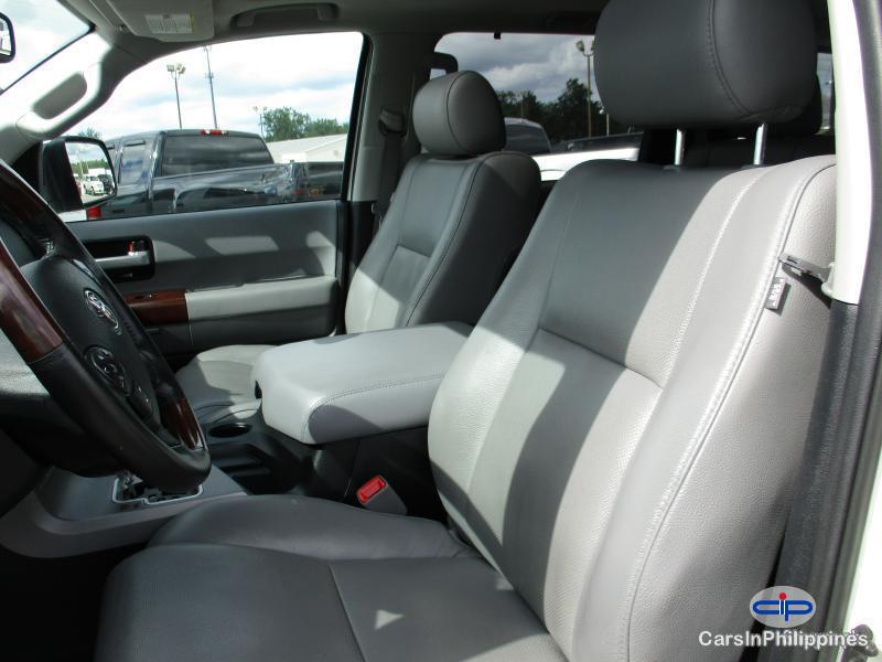 Toyota Sequoia Automatic 2012 - image 10