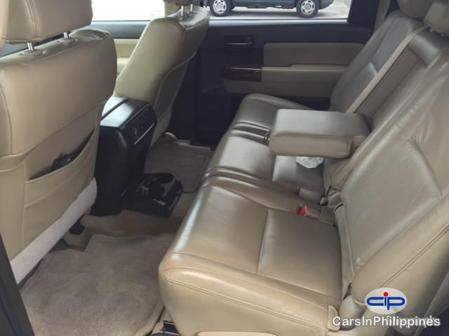 Toyota Sequoia Automatic 2011 - image 4