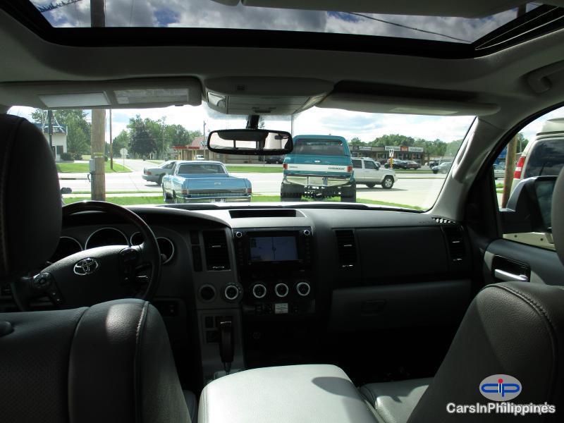 Toyota Sequoia Automatic 2012 - image 9