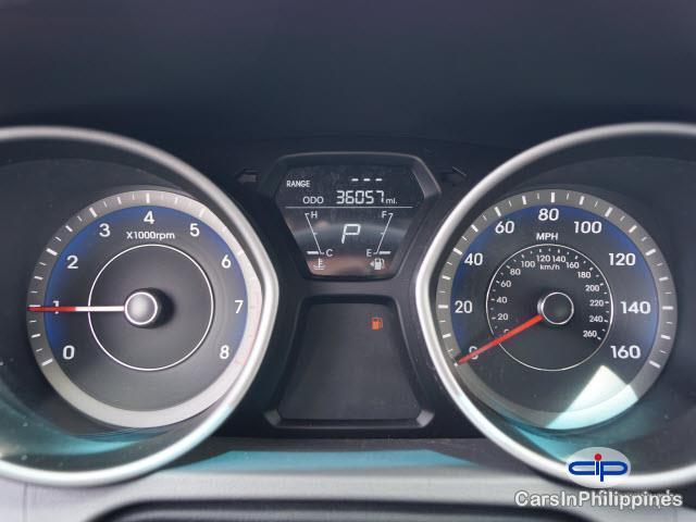 Hyundai Elantra Automatic 2013 - image 9
