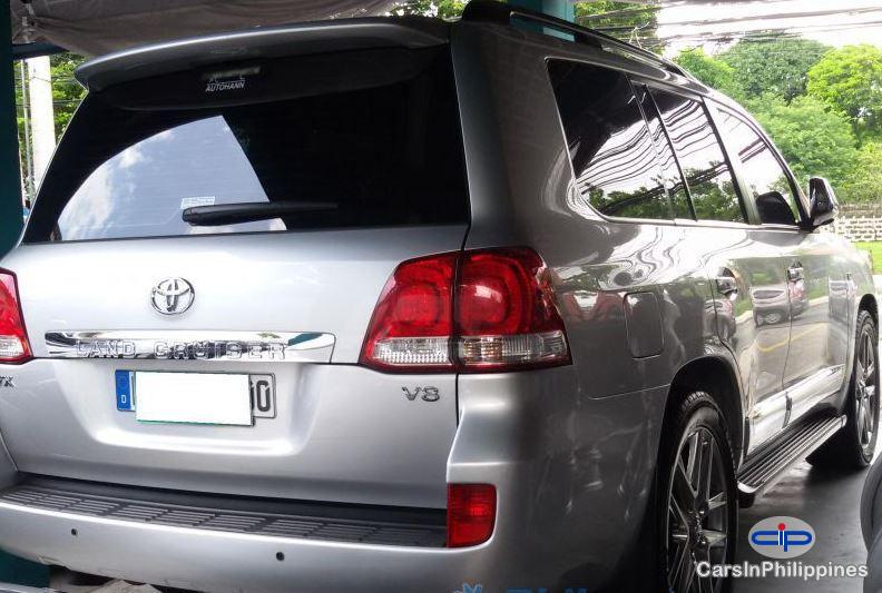 Toyota Land Cruiser in Metro Manila