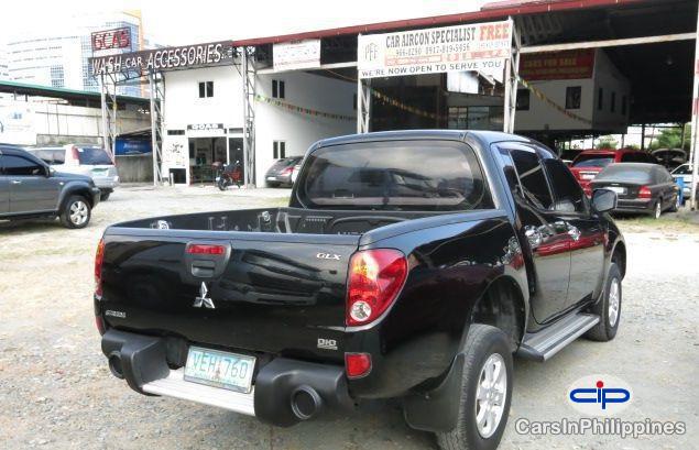 Mitsubishi Strada Manual 2009